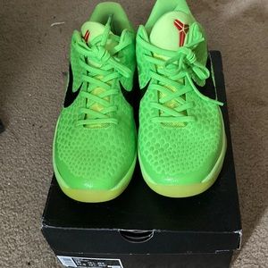 kobe grinches, size 10